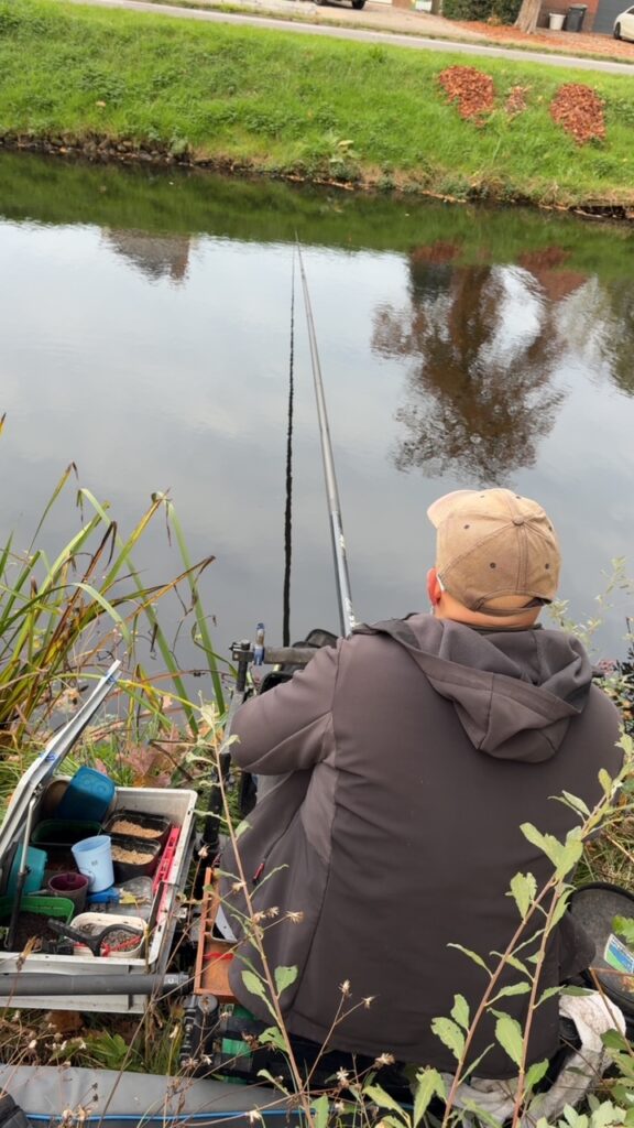 CjUKMVNuYXBjaGF0LzEzLjYyLjEuMCAoaVBob25lMTcsMzsgaU9TIDI2LjAuMTsgZ3ppcCkgAg==